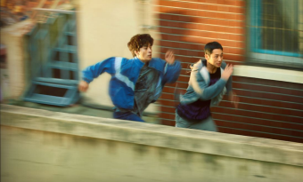 <D.P.>,
탈영병을 쫓다 마주한  군대문화와 한국 사회의 문제 썸네일